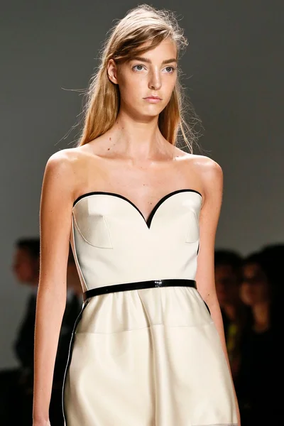 Look 11
